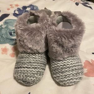 New Girls 6-9M Size 4 Faux Fur Slipper Booties
